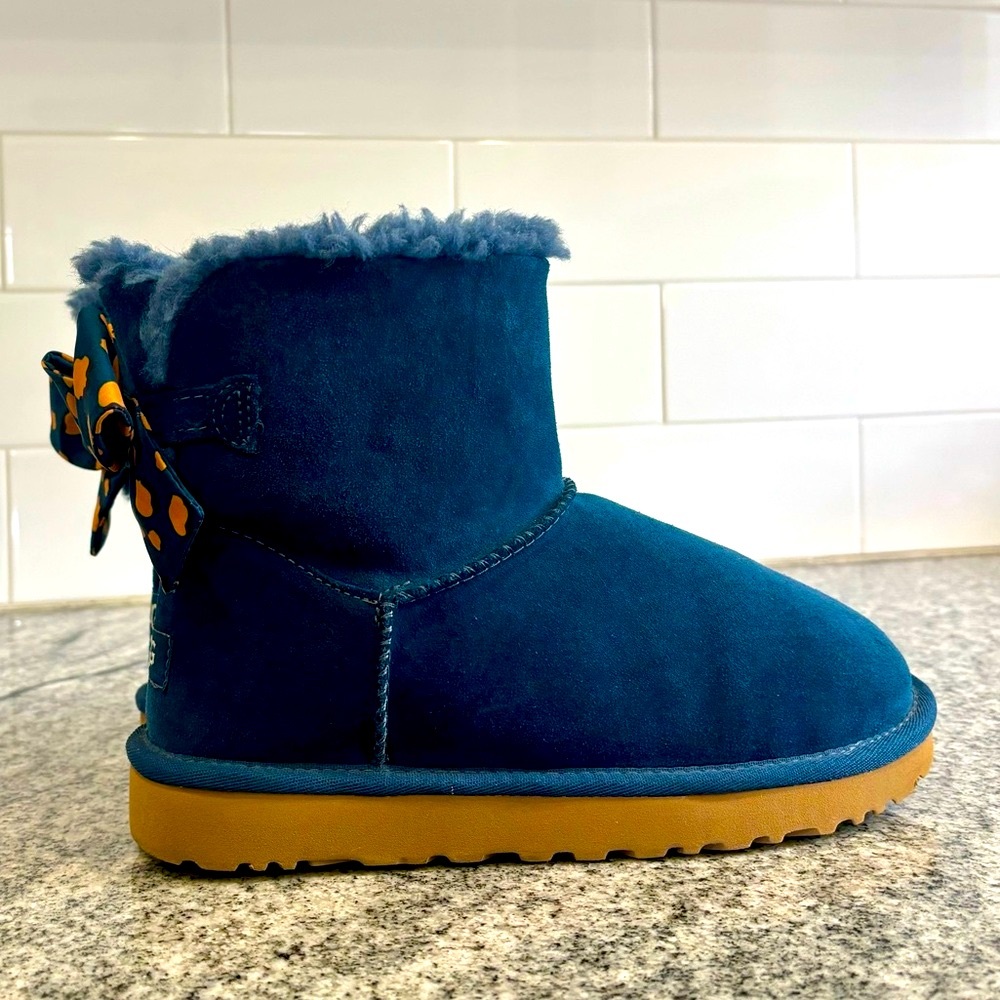 Size 7 Womens Uggs